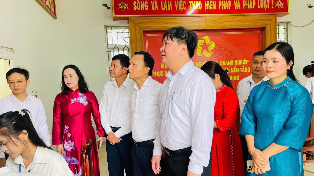 Anh-tin-bai